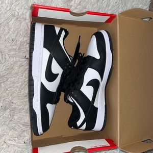 Nike panda low dunks